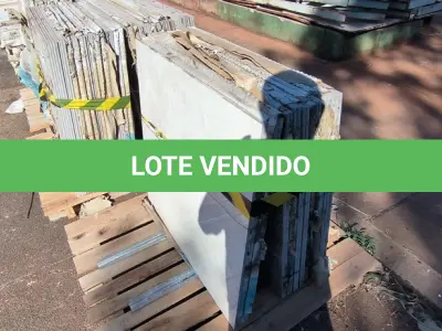 LOTE 069 - 01 LOTE COM PORCELANATO ALVORIO DI BRESCIA 90CM X 90CM APROXIMADAMENTE 16,20M²(NO ESTADO)