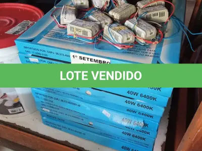 LOTE 132 - 10 LÂMPADAS FLUORESCENTES CIRCULAR 6400K 40W E 10 REATORES 1X40W. (NO ESTADO) ATENÇÃO! FAZER A VISITAÇÃO ANTES DE ARREMATAR, NÃO SABEMOS SE FUNCIONA. LEILÃO NÃO TEM GARANTIA E NEM DEVOLUÇÃO, SUJEITO A POSSÍVEIS AVARIAS VISÍVEIS/OCULTAS E/OU AUSÊNCIA DE COMPONENTES.