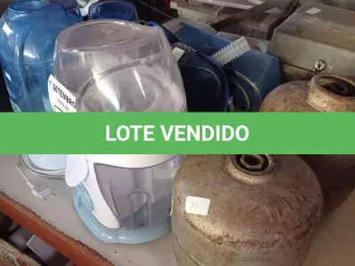 LOTE 124 - 04 UMIDIFICADORES DE AR, 01 NEBULIZADOR, 01 DISPENSE, 02 CASES PARA DISQUETES E 02 BOTIJÕES DE GÁS P2. (NO ESTADO) ATENÇÃO! FAZER A VISITAÇÃO ANTES DE ARREMATAR, NÃO SABEMOS SE FUNCIONA. LEILÃO NÃO TEM GARANTIA E NEM DEVOLUÇÃO, SUJEITO A POSSÍVEIS AVARIAS VISÍVEIS/OCULTAS E/OU AUSÊNCIA DE COMPONENTES.