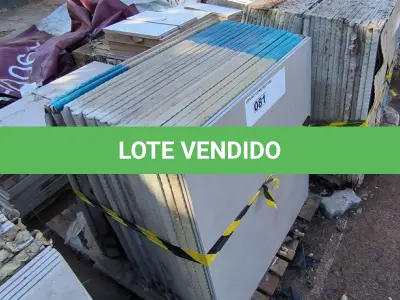 LOTE 081 - 01 LOTE COM PORCELANATO SAMPA COPAM 90CM X 90CM APROXIMADAMENTE 6,48M²(NO ESTADO)