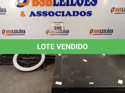 LOTE 200 - 01 GAVETA PARA CAIXA E 01 RING LIGHT. (NO ESTADO) ATENÇÃO! FAZER A VISITAÇÃO ANTES DE ARREMATAR, NÃO SABEMOS SE FUNCIONA. LEILÃO NÃO TEM GARANTIA E NEM DEVOLUÇÃO, SUJEITO A POSSÍVEIS AVARIAS VISÍVEIS/OCULTAS E/OU AUSÊNCIA DE COMPONENTES.
