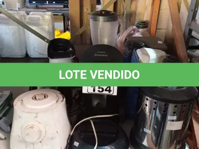 LOTE 154 - 03 GARRAFAS TÉRMICA, 04 BASES DE LIQUIDIFICADOR, 01 PIPOQUEIRA, 01 CAFETEIRA E 01 LIQUIDIFICADOR MARCAS E MODELOS DIVERSOS COM AVARIAS. (NO ESTADO) ATENÇÃO! FAZER A VISITAÇÃO ANTES DE ARREMATAR, NÃO SABEMOS SE FUNCIONA. LEILÃO NÃO TEM GARANTIA E NEM DEVOLUÇÃO, SUJEITO A POSSÍVEIS AVARIAS VISÍVEIS/OCULTAS E/OU AUSÊNCIA DE COMPONENTES.