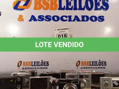 LOTE 018 - 01 LOTE COM VÁRIAS CÂMERAS FOTOGRÁFICAS MARCAS E MODELOS DIVERSOS. (NO ESTADO) ATENÇÃO! FAZER A VISITAÇÃO ANTES DE ARREMATAR, NÃO SABEMOS SE FUNCIONA. LEILÃO NÃO TEM GARANTIA E NEM DEVOLUÇÃO, SUJEITO A POSSÍVEIS AVARIAS VISÍVEIS/OCULTAS E/OU AUSÊNCIA DE COMPONENTES.