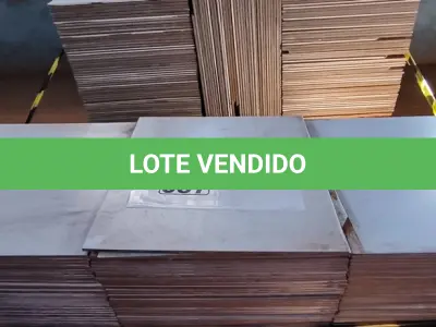 LOTE 057 - 01 LOTE COM PORCELANATO DIVERSOS  APROXIMADAMENTE 69,12M²(NO ESTADO)