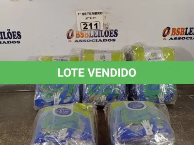 LOTE 211 - 05 PACOTES DE LUVAS DE LÁTEX SILVER TAMANHO “P”. (NO ESTADO) ATENÇÃO! FAZER A VISITAÇÃO ANTES DE ARREMATAR, NÃO SABEMOS SE FUNCIONA. LEILÃO NÃO TEM GARANTIA E NEM DEVOLUÇÃO, SUJEITO A POSSÍVEIS AVARIAS VISÍVEIS/OCULTAS E/OU AUSÊNCIA DE COMPONENTES.