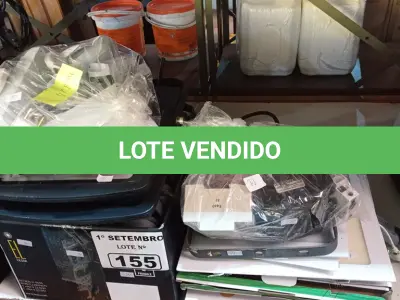 LOTE 155 - 01 LOTE COM VÁRIOS REFLETORES, LUMINÁRIAS E DISJUNTORES E REATORES MARCAS E MODELOS DIVERSOS. (NO ESTADO) ATENÇÃO! FAZER A VISITAÇÃO ANTES DE ARREMATAR, NÃO SABEMOS SE FUNCIONA. LEILÃO NÃO TEM GARANTIA E NEM DEVOLUÇÃO, SUJEITO A POSSÍVEIS AVARIAS VISÍVEIS/OCULTAS E/OU AUSÊNCIA DE COMPONENTES.
