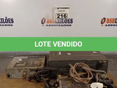 LOTE 216 - 01 TOCA CD COM DISQUETEIRA MARCA PIONNER. (NO ESTADO) ATENÇÃO! FAZER A VISITAÇÃO ANTES DE ARREMATAR, NÃO SABEMOS SE FUNCIONA. LEILÃO NÃO TEM GARANTIA E NEM DEVOLUÇÃO, SUJEITO A POSSÍVEIS AVARIAS VISÍVEIS/OCULTAS E/OU AUSÊNCIA DE COMPONENTES.