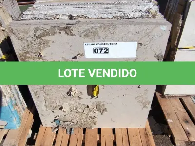LOTE 072 - 01 LOTE COM PORCELANATO SAMPA COPAM 90CM X 90 CM APROXIMADAMENTE 24,30M²(NO ESTADO)