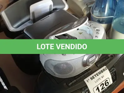LOTE 126 - 01 DVD PORTÁTIL E 05 APARELHOS DE SOM MARCAS E MODELOS DIVERSOS. (NO ESTADO) ATENÇÃO! FAZER A VISITAÇÃO ANTES DE ARREMATAR, NÃO SABEMOS SE FUNCIONA. LEILÃO NÃO TEM GARANTIA E NEM DEVOLUÇÃO, SUJEITO A POSSÍVEIS AVARIAS VISÍVEIS/OCULTAS E/OU AUSÊNCIA DE COMPONENTES.