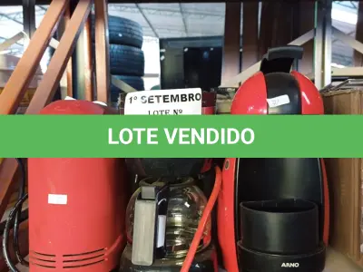 LOTE 143 - 01 LOTE COM VÁRIAS CAFETEIRAS E ESPREMEDORES DE FRUTAS MARCAS E MODELOS DIVERSOS COM AVARIAS. (NO ESTADO) ATENÇÃO! FAZER A VISITAÇÃO ANTES DE ARREMATAR, NÃO SABEMOS SE FUNCIONA. LEILÃO NÃO TEM GARANTIA E NEM DEVOLUÇÃO, SUJEITO A POSSÍVEIS AVARIAS VISÍVEIS/OCULTAS E/OU AUSÊNCIA DE COMPONENTES.