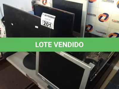 LOTE 201 - 06 MONITORES MARCAS E MODELOS DIVERSOS PARA RETIRADA DE PEÇAS. (NO ESTADO) ATENÇÃO! FAZER A VISITAÇÃO ANTES DE ARREMATAR, NÃO SABEMOS SE FUNCIONA. LEILÃO NÃO TEM GARANTIA E NEM DEVOLUÇÃO, SUJEITO A POSSÍVEIS AVARIAS VISÍVEIS/OCULTAS E/OU AUSÊNCIA DE COMPONENTES.