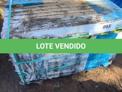 LOTE 093 - 26 CAIXAS DE PORCELANATO BIANCO PAONAZZETO 60CM X 1,20CM APROXIMADAMENTE 37,44M²(NO ESTADO)