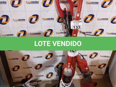 LOTE 133 - 03 ASPIRADORES DE PÓ MARCAS E MODELOS DIVERSOS. (NO ESTADO) ATENÇÃO! FAZER A VISITAÇÃO ANTES DE ARREMATAR, NÃO SABEMOS SE FUNCIONA. LEILÃO NÃO TEM GARANTIA E NEM DEVOLUÇÃO, SUJEITO A POSSÍVEIS AVARIAS VISÍVEIS/OCULTAS E/OU AUSÊNCIA DE COMPONENTES.