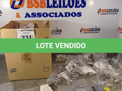LOTE 231 - 01 CAIXA COM GRANDE QUANTIDADE DE CAPACITORES E RESISTORES ELETROLÍTICOS DIVERSOS. (NO ESTADO) ATENÇÃO! FAZER A VISITAÇÃO ANTES DE ARREMATAR, NÃO SABEMOS SE FUNCIONA. LEILÃO NÃO TEM GARANTIA E NEM DEVOLUÇÃO, SUJEITO A POSSÍVEIS AVARIAS VISÍVEIS/OCULTAS E/OU AUSÊNCIA DE COMPONENTES.