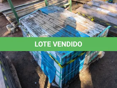 LOTE 093 - 26 CAIXAS DE PORCELANATO BIANCO PAONAZZETO 60CM X 1,20CM APROXIMADAMENTE 37,44M²(NO ESTADO)