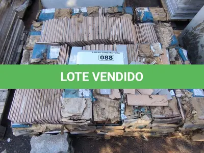 LOTE 088 - O1 LOTE COM PATILHAS LIVERPOOL ARGENTO 7CM X 24,4CM APROXIMADAMENTE 33,60M² (NO ESTADO)