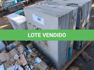 LOTE 087 - 14 CAIXAS DE SAMPA PACAEMBU 90CM X 90CM APROXIMADAMENTE 22,68M²(NO ESTADO)