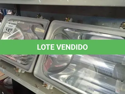 LOTE 187 - 02 LUMINÁRIAS DE PÁTIO E 02 REATORES PARA LÂMPADA VAPOR METÁLICO 150W. (NO ESTADO) ATENÇÃO! FAZER A VISITAÇÃO ANTES DE ARREMATAR, NÃO SABEMOS SE FUNCIONA. LEILÃO NÃO TEM GARANTIA E NEM DEVOLUÇÃO, SUJEITO A POSSÍVEIS AVARIAS VISÍVEIS/OCULTAS E/OU AUSÊNCIA DE COMPONENTES.