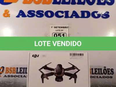LOTE 051 - 01 DRONE M8. (NO ESTADO) ATENÇÃO! FAZER A VISITAÇÃO ANTES DE ARREMATAR, NÃO SABEMOS SE FUNCIONA. LEILÃO NÃO TEM GARANTIA E NEM DEVOLUÇÃO, SUJEITO A POSSÍVEIS AVARIAS VISÍVEIS/OCULTAS E/OU AUSÊNCIA DE COMPONENTES.