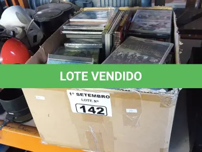 LOTE 142 - 01 LOTE COM GRANDE QUANTIDADE DE DVD’S DE TÍTULOS DIVERSOS. (NO ESTADO) ATENÇÃO! FAZER A VISITAÇÃO ANTES DE ARREMATAR, NÃO SABEMOS SE FUNCIONA. LEILÃO NÃO TEM GARANTIA E NEM DEVOLUÇÃO, SUJEITO A POSSÍVEIS AVARIAS VISÍVEIS/OCULTAS E/OU AUSÊNCIA DE COMPONENTES.