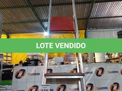 LOTE 160 - 01 ESCADA 06 DEGRAUS EM ALUMIO COM AVARIAS. (NO ESTADO) ATENÇÃO! FAZER A VISITAÇÃO ANTES DE ARREMATAR, NÃO SABEMOS SE FUNCIONA. LEILÃO NÃO TEM GARANTIA E NEM DEVOLUÇÃO, SUJEITO A POSSÍVEIS AVARIAS VISÍVEIS/OCULTAS E/OU AUSÊNCIA DE COMPONENTES.