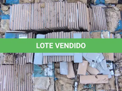 LOTE 088 - O1 LOTE COM PATILHAS LIVERPOOL ARGENTO 7CM X 24,4CM APROXIMADAMENTE 33,60M² (NO ESTADO)