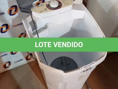 LOTE 189 - 01 LAVADORA 7GK MARCA SUGGAR 220V. (NO ESTADO) ATENÇÃO! FAZER A VISITAÇÃO ANTES DE ARREMATAR, NÃO SABEMOS SE FUNCIONA. LEILÃO NÃO TEM GARANTIA E NEM DEVOLUÇÃO, SUJEITO A POSSÍVEIS AVARIAS VISÍVEIS/OCULTAS E/OU AUSÊNCIA DE COMPONENTES.