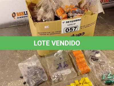LOTE 057 - 01 CAIXA COM GRANDE QUANTIDADE DE CAPACITORES E RESISTORES ELETROLÍTICOS DIVERSOS. (NO ESTADO) ATENÇÃO! FAZER A VISITAÇÃO ANTES DE ARREMATAR, NÃO SABEMOS SE FUNCIONA. LEILÃO NÃO TEM GARANTIA E NEM DEVOLUÇÃO, SUJEITO A POSSÍVEIS AVARIAS VISÍVEIS/OCULTAS E/OU AUSÊNCIA DE COMPONENTES.