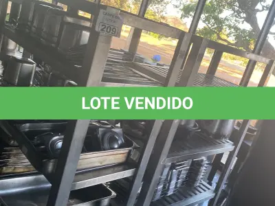 LOTE 209 - ESTANTE INOX. (NO ESTADO, NÃO SABEMOS SE FUNCIONA. LEILÃO NÃO TEM GARANTIA E NEM DEVOLUÇÃO).