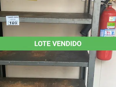 LOTE 109 - ESTANTE DE FERRO. (NO ESTADO, NÃO SABEMOS SE FUNCIONA. LEILÃO NÃO TEM GARANTIA E NEM DEVOLUÇÃO).