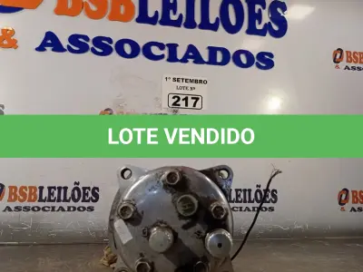 LOTE 217 - 01 MOTOR DE AR CONDICIONADO AUTOMOTIVO. (NO ESTADO) ATENÇÃO! FAZER A VISITAÇÃO ANTES DE ARREMATAR, NÃO SABEMOS SE FUNCIONA. LEILÃO NÃO TEM GARANTIA E NEM DEVOLUÇÃO, SUJEITO A POSSÍVEIS AVARIAS VISÍVEIS/OCULTAS E/OU AUSÊNCIA DE COMPONENTES.