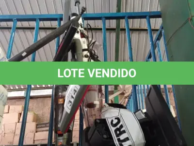 LOTE 314 - 02 ASPIRADORES DE PÓ MARCAS E MODELOS DIVERSOS. (NO ESTADO) ATENÇÃO! FAZER A VISITAÇÃO ANTES DE ARREMATAR, NÃO SABEMOS SE FUNCIONA. LEILÃO NÃO TEM GARANTIA E NEM DEVOLUÇÃO, SUJEITO A POSSÍVEIS AVARIAS VISÍVEIS/OCULTAS E/OU AUSÊNCIA DE COMPONENTES.
