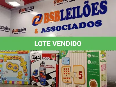 LOTE 444 - 01 BONECO JOÃO TEIMOSO, 01 JOGO DESCOBRINDO A MATEMÁTICA E 01 DOMINÓ DA GALINHA PINTADINHA. (NO ESTADO) ATENÇÃO! FAZER A VISITAÇÃO ANTES DE ARREMATAR, NÃO SABEMOS SE FUNCIONA. LEILÃO NÃO TEM GARANTIA E NEM DEVOLUÇÃO, SUJEITO A POSSÍVEIS AVARIAS VISÍVEIS/OCULTAS E/OU AUSÊNCIA DE COMPONENTES.