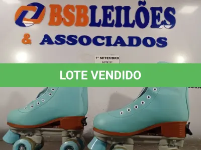 LOTE 415 - 01 PAR DE PATINS Nº31-34. (NO ESTADO) ATENÇÃO! FAZER A VISITAÇÃO ANTES DE ARREMATAR, NÃO SABEMOS SE FUNCIONA. LEILÃO NÃO TEM GARANTIA E NEM DEVOLUÇÃO, SUJEITO A POSSÍVEIS AVARIAS VISÍVEIS/OCULTAS E/OU AUSÊNCIA DE COMPONENTES.