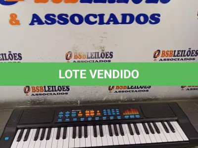 LOTE 424 - 01 TECLADO HS5460A. (NO ESTADO) ATENÇÃO! FAZER A VISITAÇÃO ANTES DE ARREMATAR, NÃO SABEMOS SE FUNCIONA. LEILÃO NÃO TEM GARANTIA E NEM DEVOLUÇÃO, SUJEITO A POSSÍVEIS AVARIAS VISÍVEIS/OCULTAS E/OU AUSÊNCIA DE COMPONENTES.