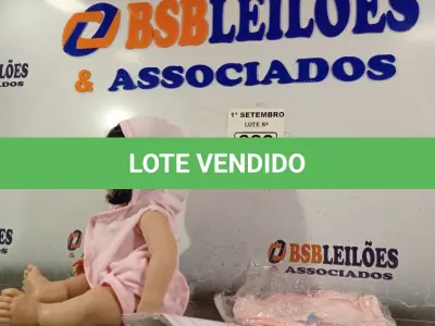 LOTE 380 - 01 BONECA BEBE REBORN. (NO ESTADO) ATENÇÃO! FAZER A VISITAÇÃO ANTES DE ARREMATAR, NÃO SABEMOS SE FUNCIONA. LEILÃO NÃO TEM GARANTIA E NEM DEVOLUÇÃO, SUJEITO A POSSÍVEIS AVARIAS VISÍVEIS/OCULTAS E/OU AUSÊNCIA DE COMPONENTES.