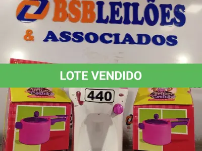 LOTE 440 - 02 PANELAS DE PRESSÃO E 01 CAFETEIRA. (NO ESTADO) ATENÇÃO! FAZER A VISITAÇÃO ANTES DE ARREMATAR, NÃO SABEMOS SE FUNCIONA. LEILÃO NÃO TEM GARANTIA E NEM DEVOLUÇÃO, SUJEITO A POSSÍVEIS AVARIAS VISÍVEIS/OCULTAS E/OU AUSÊNCIA DE COMPONENTES.