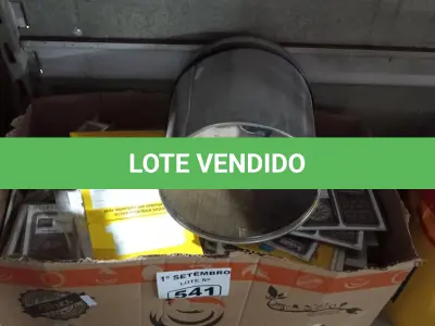 LOTE 541 - 01 LOTE COM VÁRIAS PELÍCULAS, ETIQUETAS ADESIVAS E 01 LIXEIRA. (NO ESTADO) ATENÇÃO! FAZER A VISITAÇÃO ANTES DE ARREMATAR, NÃO SABEMOS SE FUNCIONA. LEILÃO NÃO TEM GARANTIA E NEM DEVOLUÇÃO, SUJEITO A POSSÍVEIS AVARIAS VISÍVEIS/OCULTAS E/OU AUSÊNCIA DE COMPONENTES.