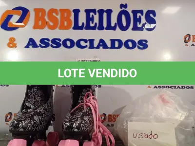 LOTE 420 - 01 PAR DE PATINS Nº36. (NO ESTADO) ATENÇÃO! FAZER A VISITAÇÃO ANTES DE ARREMATAR, NÃO SABEMOS SE FUNCIONA. LEILÃO NÃO TEM GARANTIA E NEM DEVOLUÇÃO, SUJEITO A POSSÍVEIS AVARIAS VISÍVEIS/OCULTAS E/OU AUSÊNCIA DE COMPONENTES.