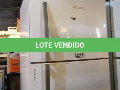LOTE 273 - 01 GELADEIRA FROST FREE MARCA BOSCH 220V. (NO ESTADO) ATENÇÃO! FAZER A VISITAÇÃO ANTES DE ARREMATAR, NÃO SABEMOS SE FUNCIONA. LEILÃO NÃO TEM GARANTIA E NEM DEVOLUÇÃO, SUJEITO A POSSÍVEIS AVARIAS VISÍVEIS/OCULTAS E/OU AUSÊNCIA DE COMPONENTES.