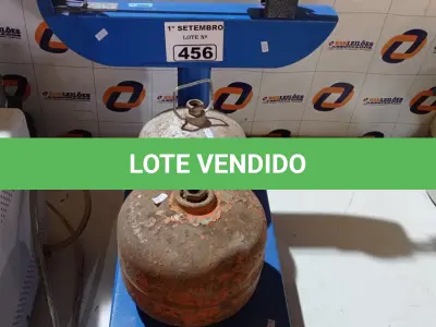 LOTE 456 - 01 BALANÇA ANALÓGICA BRIÃO CAPACIDADE 150KG E 02 BOTIJÕES DE GÁS P2. (NO ESTADO) ATENÇÃO! FAZER A VISITAÇÃO ANTES DE ARREMATAR, NÃO SABEMOS SE FUNCIONA. LEILÃO NÃO TEM GARANTIA E NEM DEVOLUÇÃO, SUJEITO A POSSÍVEIS AVARIAS VISÍVEIS/OCULTAS E/OU AUSÊNCIA DE COMPONENTES.