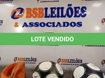 LOTE 373 - 01 BOLA DE BASQUETE E 02 BOLAS DE FUTEBOL. (NO ESTADO) ATENÇÃO! FAZER A VISITAÇÃO ANTES DE ARREMATAR, NÃO SABEMOS SE FUNCIONA. LEILÃO NÃO TEM GARANTIA E NEM DEVOLUÇÃO, SUJEITO A POSSÍVEIS AVARIAS VISÍVEIS/OCULTAS E/OU AUSÊNCIA DE COMPONENTES.