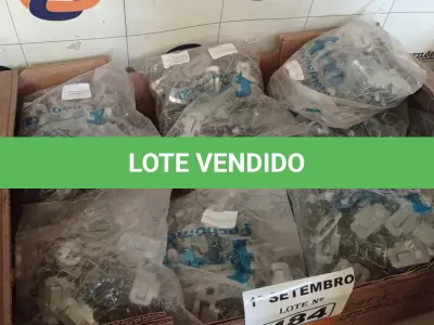 LOTE 484 - 01 LOTE COM GRANDE QUANTIDADE DE PRESILHAIS PARA FITAS DE AÇO. (NO ESTADO) ATENÇÃO! FAZER A VISITAÇÃO ANTES DE ARREMATAR, NÃO SABEMOS SE FUNCIONA. LEILÃO NÃO TEM GARANTIA E NEM DEVOLUÇÃO, SUJEITO A POSSÍVEIS AVARIAS VISÍVEIS/OCULTAS E/OU AUSÊNCIA DE COMPONENTES.