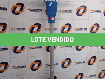LOTE 534 - 01 ENCERADEIRA INDUSTRIAL MARCA CLEANER. (NO ESTADO) ATENÇÃO! FAZER A VISITAÇÃO ANTES DE ARREMATAR, NÃO SABEMOS SE FUNCIONA. LEILÃO NÃO TEM GARANTIA E NEM DEVOLUÇÃO, SUJEITO A POSSÍVEIS AVARIAS VISÍVEIS/OCULTAS E/OU AUSÊNCIA DE COMPONENTES.
