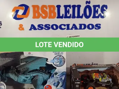 LOTE 417 - 01 CARRINHO DE CONTROLE REMOTO E 01 DRAGÃO DE GELO THORN. (NO ESTADO) ATENÇÃO! FAZER A VISITAÇÃO ANTES DE ARREMATAR, NÃO SABEMOS SE FUNCIONA. LEILÃO NÃO TEM GARANTIA E NEM DEVOLUÇÃO, SUJEITO A POSSÍVEIS AVARIAS VISÍVEIS/OCULTAS E/OU AUSÊNCIA DE COMPONENTES.