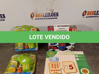 LOTE 376 - 01 BONECO JOÃO TEIMOSO, 01 JOGO DESCOBRINDO A MATEMÁTICA E 02 PISTOLAS DE BOLHAS. (NO ESTADO) ATENÇÃO! FAZER A VISITAÇÃO ANTES DE ARREMATAR, NÃO SABEMOS SE FUNCIONA. LEILÃO NÃO TEM GARANTIA E NEM DEVOLUÇÃO, SUJEITO A POSSÍVEIS AVARIAS VISÍVEIS/OCULTAS E/OU AUSÊNCIA DE COMPONENTES.