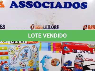 LOTE 411 - 02 BONECOS JOÃO TEIMOSO SENDO 01 GOLFINHO E 01 ALFABETO DE MADEIRA DA GALINHA PINTADINHA. (NO ESTADO) ATENÇÃO! FAZER A VISITAÇÃO ANTES DE ARREMATAR, NÃO SABEMOS SE FUNCIONA. LEILÃO NÃO TEM GARANTIA E NEM DEVOLUÇÃO, SUJEITO A POSSÍVEIS AVARIAS VISÍVEIS/OCULTAS E/OU AUSÊNCIA DE COMPONENTES.