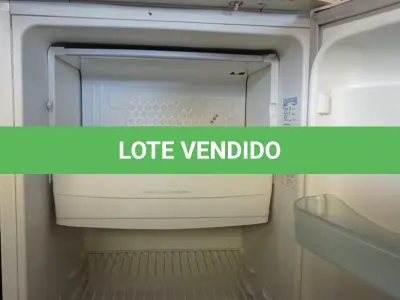 LOTE 518 - 01 GELADEIRA MARCA ELECTROLUX 220V. (NO ESTADO) ATENÇÃO! FAZER A VISITAÇÃO ANTES DE ARREMATAR, NÃO SABEMOS SE FUNCIONA. LEILÃO NÃO TEM GARANTIA E NEM DEVOLUÇÃO, SUJEITO A POSSÍVEIS AVARIAS VISÍVEIS/OCULTAS E/OU AUSÊNCIA DE COMPONENTES.