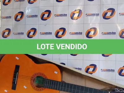 LOTE 450 - 01 VIOLÃO KASHIMA. (NO ESTADO) ATENÇÃO! FAZER A VISITAÇÃO ANTES DE ARREMATAR, NÃO SABEMOS SE FUNCIONA. LEILÃO NÃO TEM GARANTIA E NEM DEVOLUÇÃO, SUJEITO A POSSÍVEIS AVARIAS VISÍVEIS/OCULTAS E/OU AUSÊNCIA DE COMPONENTES.