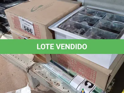 LOTE 586 - 04 LUMINÁRIAS QUADRADAS DE EMBUTIR E VÁRIAS LÂMPADAS FLUORESCENTE TUBULAR. (NO ESTADO) ATENÇÃO! FAZER A VISITAÇÃO ANTES DE ARREMATAR, NÃO SABEMOS SE FUNCIONA. LEILÃO NÃO TEM GARANTIA E NEM DEVOLUÇÃO, SUJEITO A POSSÍVEIS AVARIAS VISÍVEIS/OCULTAS E/OU AUSÊNCIA DE COMPONENTES.